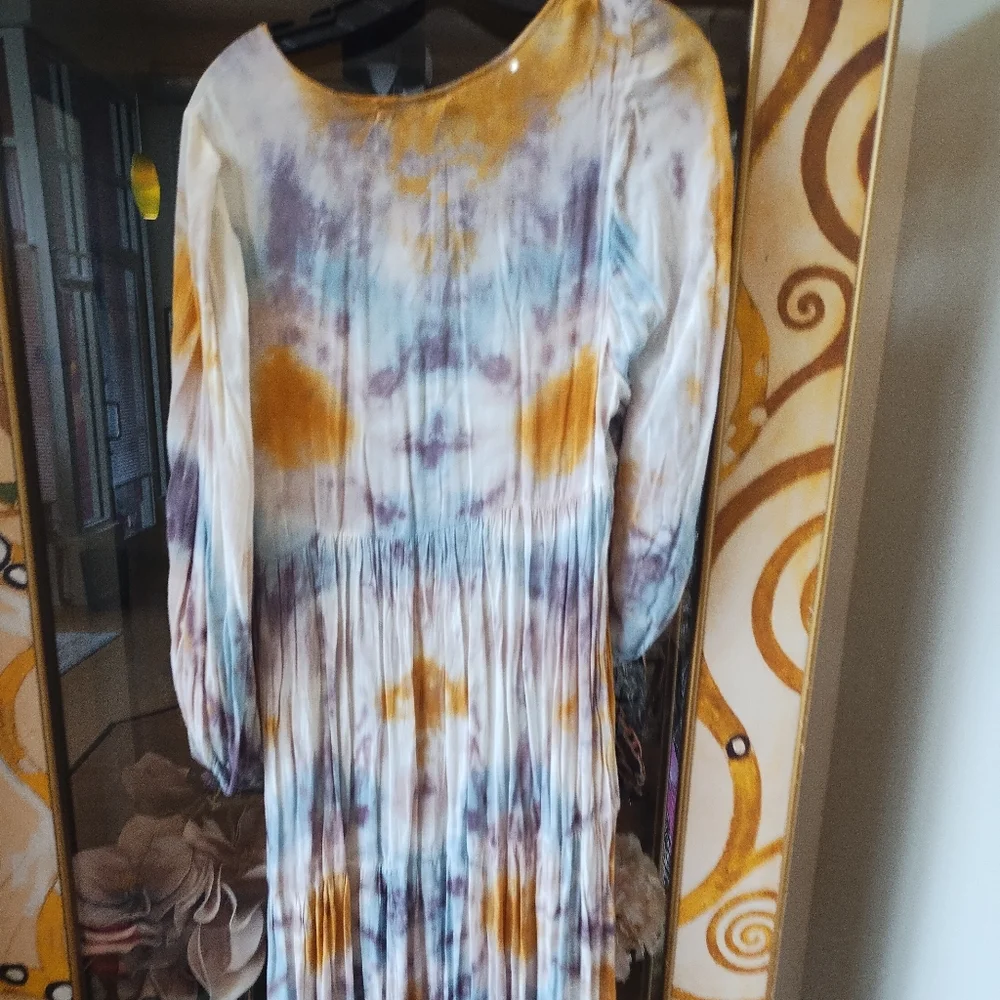 Dress - Picture 2 of 4